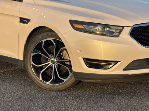 Used 2013 Ford Taurus SHO image 13