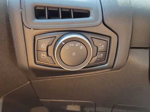 Used 2017 Ford Focus SEL w/ Cold Weather Package FWD image 30