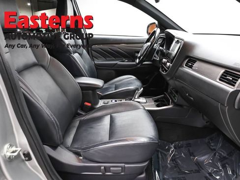 Used 2022 Mitsubishi Outlander LE AWD/4WD image 25