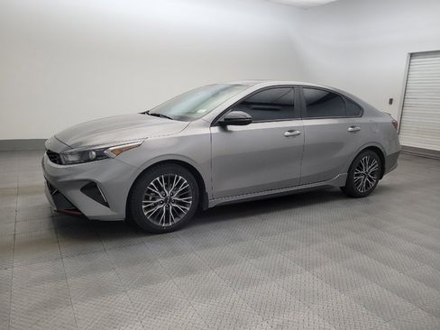 Used 2023 Kia Forte GT-Line w/ GT-Line Premium Package FWD image 2