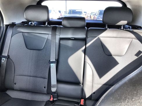 Used 2024 Kia Niro EX image 28