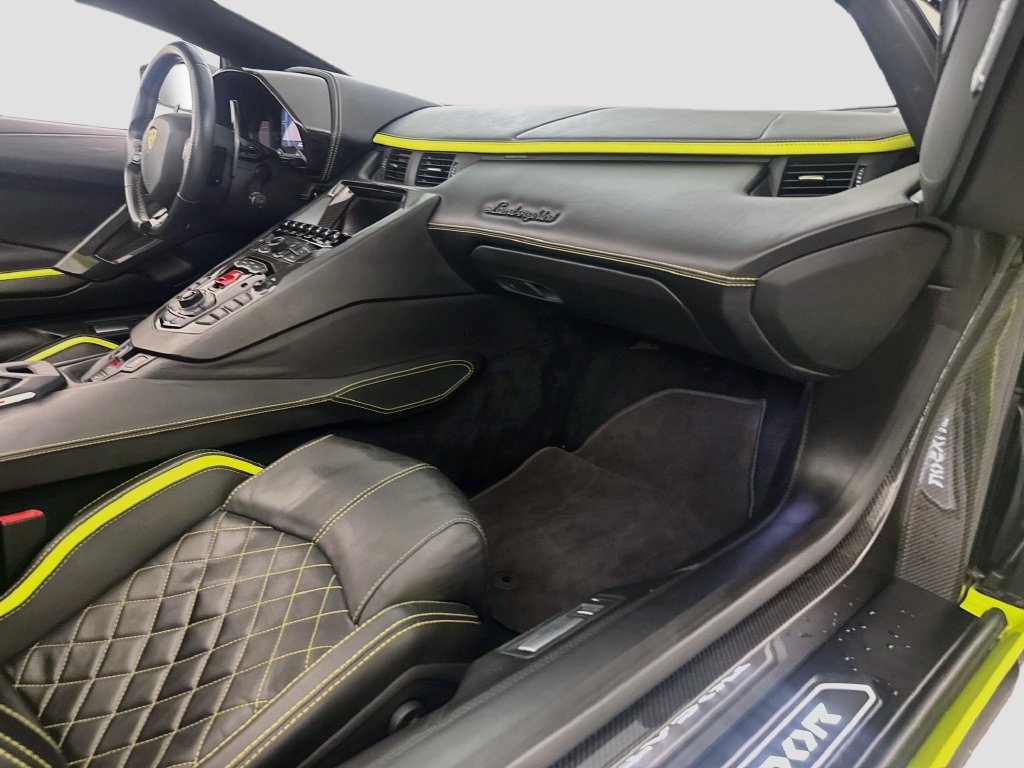 Used 2019 Lamborghini Aventador S AWD/4WD image 30
