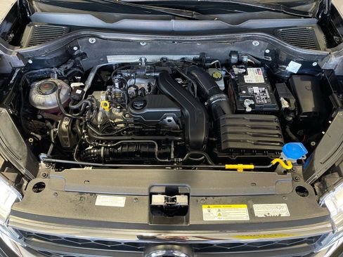 Used 2022 Volkswagen Taos S image 22