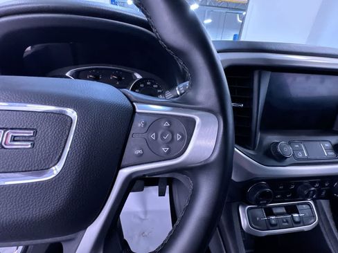 Used 2023 GMC Acadia SLT FWD image 21