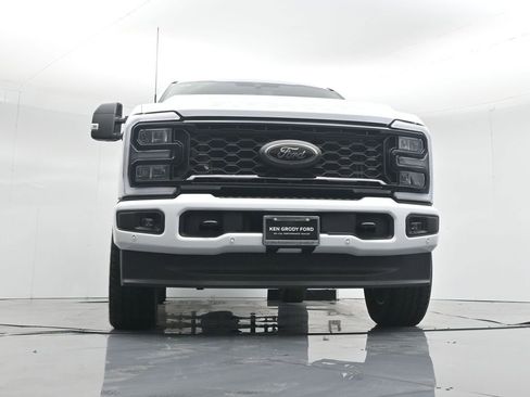 New 2026 Ford F250 Lariat w/ Black Appearance Package image 51
