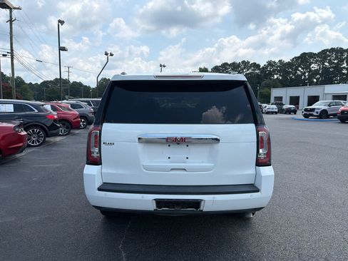 Used 2017 GMC Yukon SLT AWD/4WD image 4