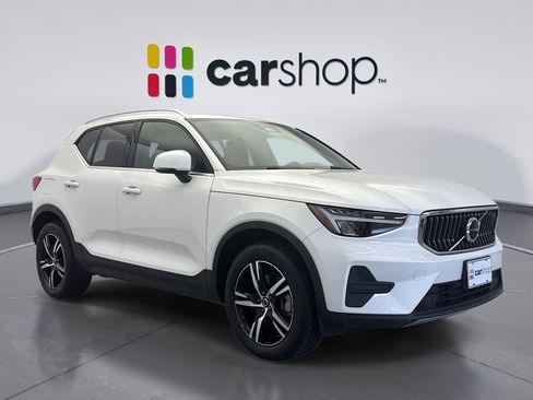 Used 2024 Volvo XC40 B5 Core AWD/4WD image 7