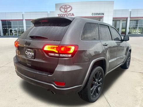 Used 2019 Jeep Grand Cherokee Altitude AWD/4WD image 5
