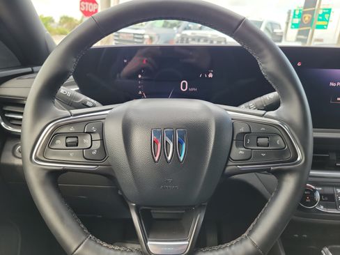 Used 2024 Buick Envista Preferred w/ Convenience I Package FWD image 18