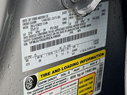 Used 2024 Ford Expedition Limited image 12