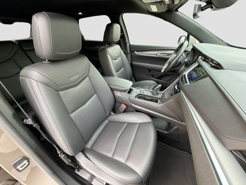 Certified 2023 Cadillac XT5 Luxury FWD image 13
