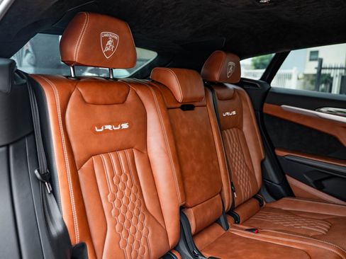 Used 2024 Lamborghini Urus S image 34