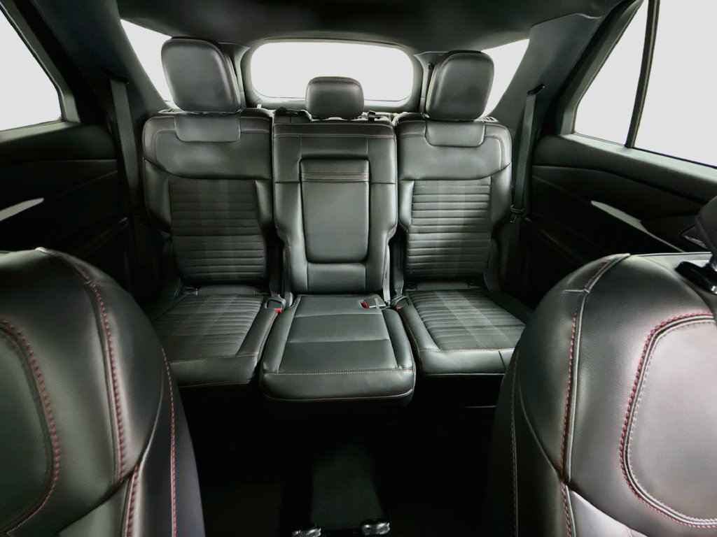 Used 2025 Ford Explorer ST-Line RWD image 33