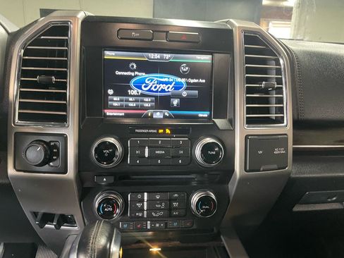 Used 2015 Ford F150 Platinum image 19