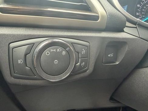 Used 2016 Ford Fusion SE w/ Equipment Group 202A AWD/4WD image 25