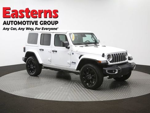 Used 2025 Jeep Wrangler Unlimited Sahara w/ Safety Group AWD/4WD image 50
