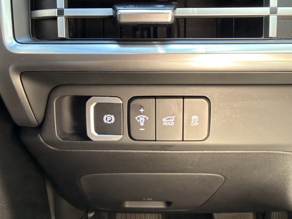 Used 2024 Hyundai Santa Fe SE FWD image 26