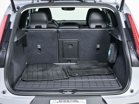 Certified 2024 Volvo XC40 B5 Plus w/ Protection Package Premier AWD/4WD image 30