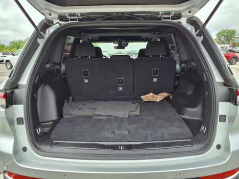 Used 2025 Jeep Grand Cherokee Laredo X RWD image 26