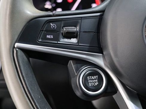 Used 2017 Alfa Romeo Giulia AWD image 20