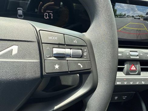 New 2025 Kia K4 LXS image 13