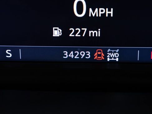 Used 2022 Chevrolet Silverado 1500 RST w/ LPO, Blackout Package image 17