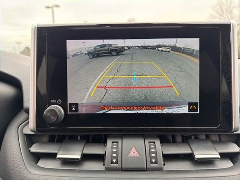 Used 2023 Toyota RAV4 XLE Premium image 19