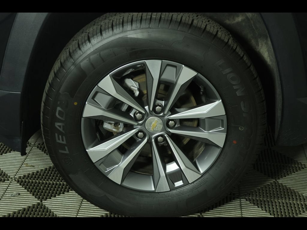 Used 2025 Chevrolet Equinox LT FWD image 10