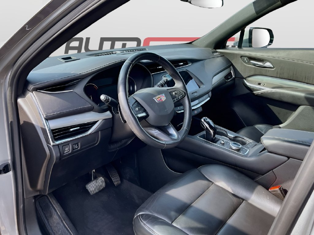 Used 2023 Cadillac XT4 Premium Luxury FWD image 9