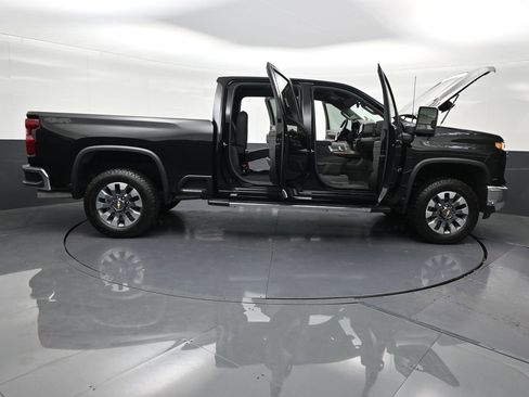Used 2025 Chevrolet Silverado 2500 LT image 32
