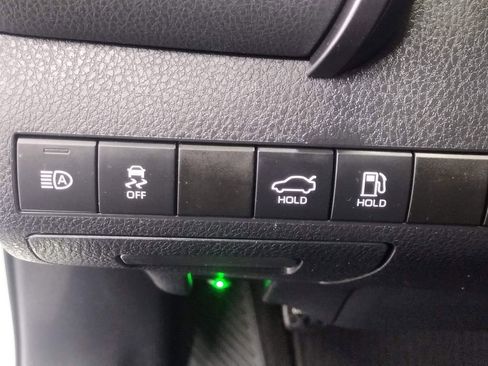 Used 2019 Toyota Camry LE w/ Carpet Mat Package FWD image 23