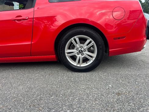 Used 2014 Ford Mustang Coupe RWD image 27