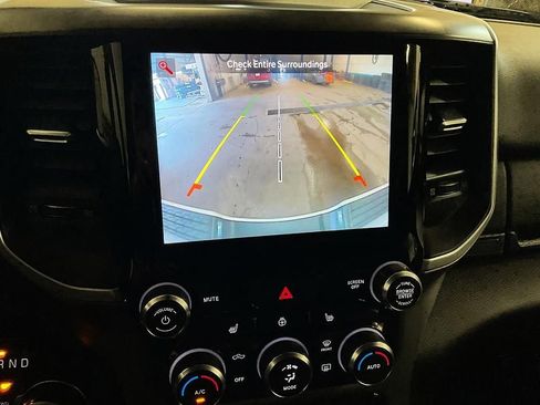 Used 2022 RAM 2500 Big Horn w/ Level C Equiment Group AWD/4WD image 18
