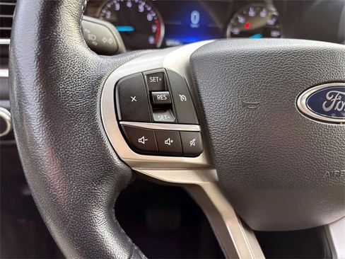 Used 2022 Ford Explorer XLT w/ Equipment Group 202A image 21