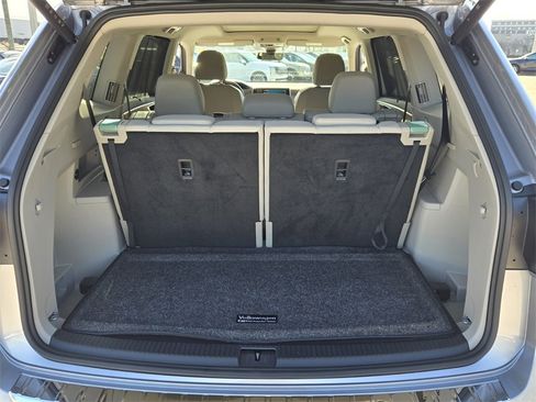 Certified 2025 Volkswagen Atlas SE w/ Panoramic Sunroof Package image 16