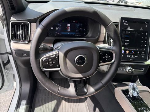 Used 2026 Volvo XC90 B6 Ultra w/ Protection Package Premier AWD/4WD image 18