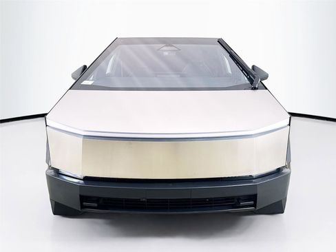 Used 2024 Tesla Cybertruck AWD Crew Cab image 20