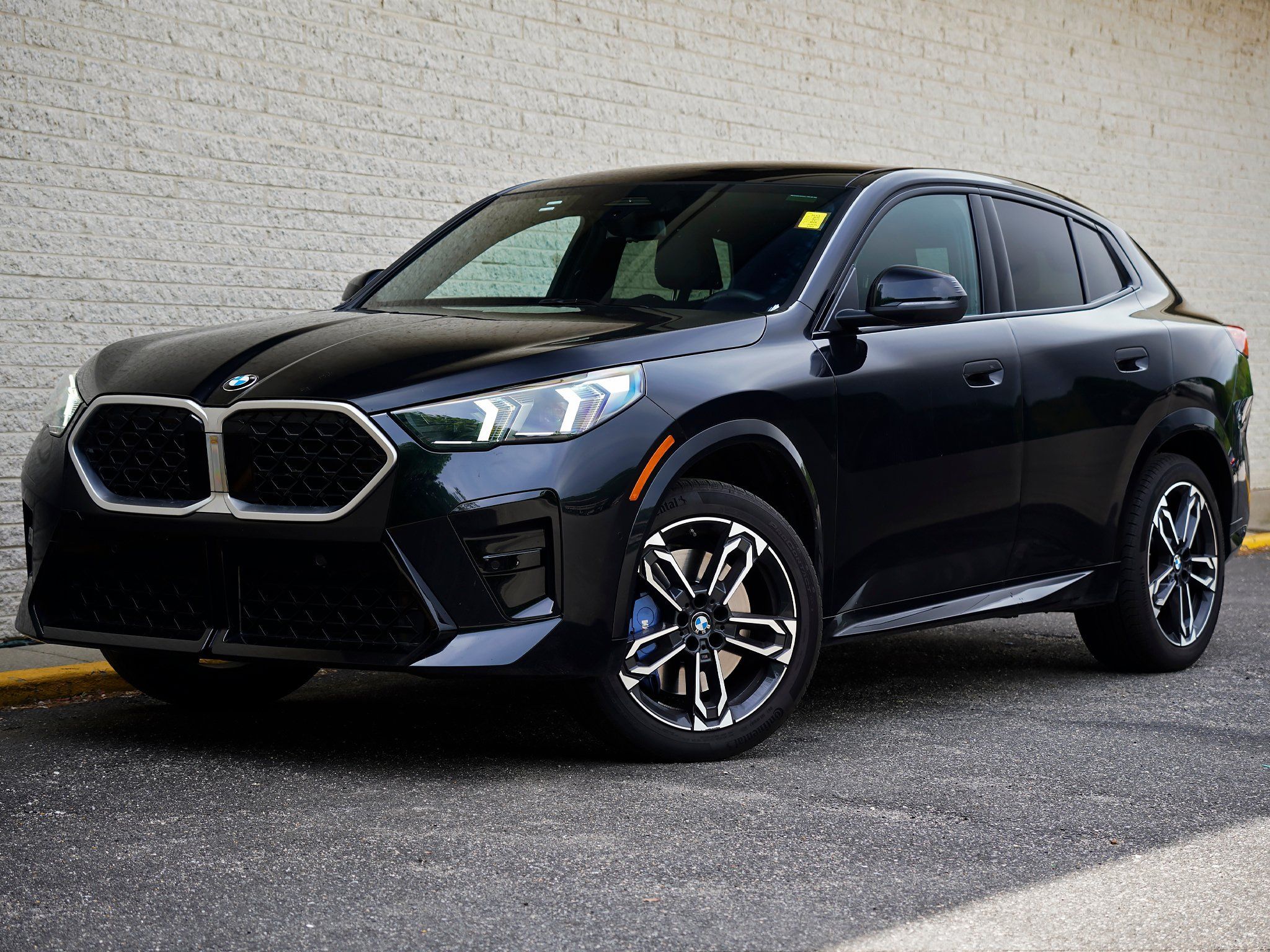 Used 2025 BMW X2 xDrive28i AWD/4WD image 2