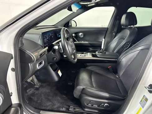 Used 2023 Genesis GV60 Advanced image 11