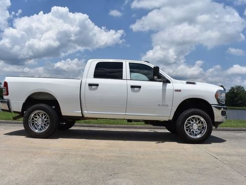 Used 2022 RAM 2500 Tradesman w/ Chrome Appearance Group AWD/4WD image 3