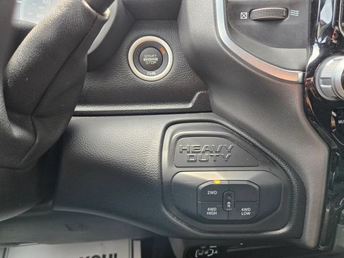 Used 2025 RAM 2500 Big Horn AWD/4WD image 28
