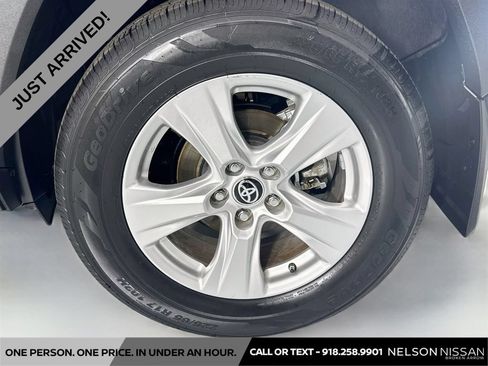 Used 2020 Toyota RAV4 XLE FWD image 28