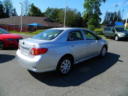 Used 2010 Toyota Corolla LE FWD image 8