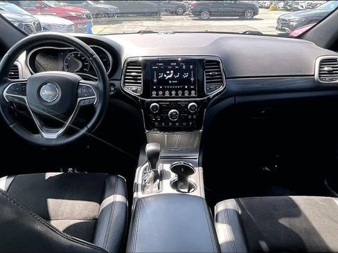 Used 2021 Jeep Grand Cherokee Laredo X AWD/4WD image 12