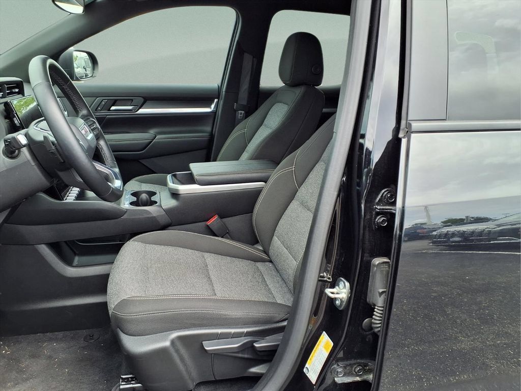 Certified 2025 GMC Terrain Elevation AWD/4WD image 11