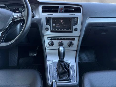Used 2017 Volkswagen Golf SE FWD image 13