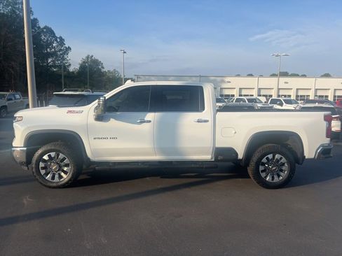 Used 2024 Chevrolet Silverado 2500 LTZ w/ LTZ Plus Package image 8