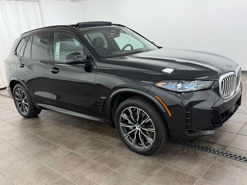 Used 2025 BMW X5 xDrive40i w/ M Sport Package AWD/4WD image 6