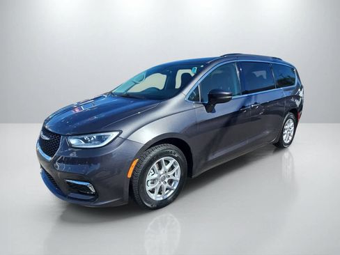 Used 2022 Chrysler Pacifica Touring-L FWD image 5