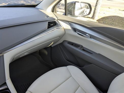 Used 2021 Cadillac XT5 Premium Luxury w/ LPO, Floor Liner Package image 20